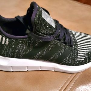 ADIDAS Womens Black Swift Running Shoe